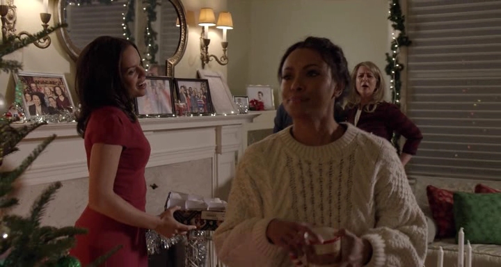 Charmed-Online-dot-nl_TheHolidayCalendar0296.jpg