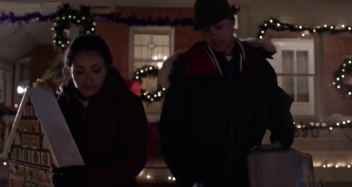 Charmed-Online-dot-nl_TheHolidayCalendar0541.jpg