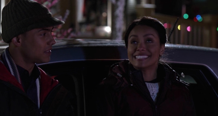 Charmed-Online-dot-nl_TheHolidayCalendar0651.jpg