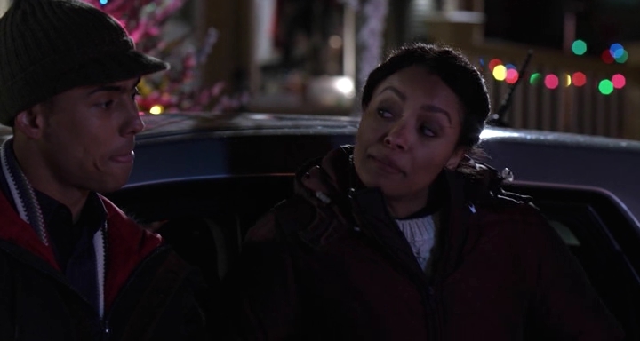 Charmed-Online-dot-nl_TheHolidayCalendar0652.jpg