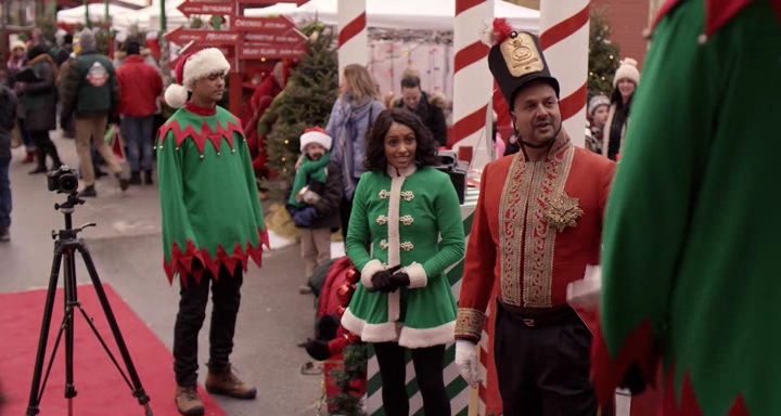 Charmed-Online-dot-nl_TheHolidayCalendar0981.jpg