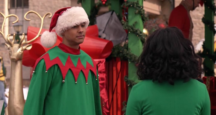 Charmed-Online-dot-nl_TheHolidayCalendar1013.jpg