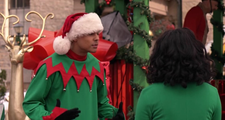Charmed-Online-dot-nl_TheHolidayCalendar1014.jpg