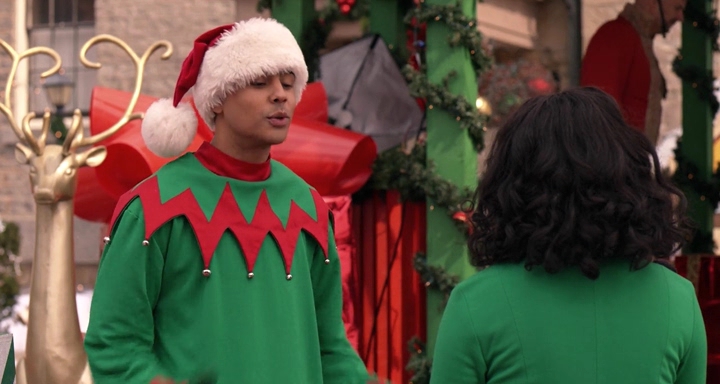 Charmed-Online-dot-nl_TheHolidayCalendar1015.jpg