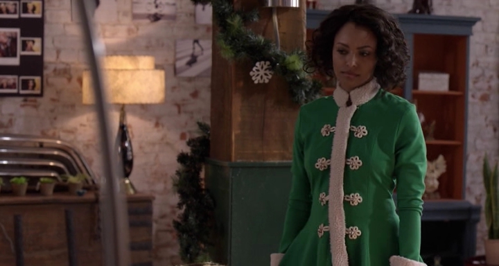 Charmed-Online-dot-nl_TheHolidayCalendar1183.jpg