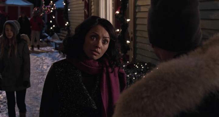 Charmed-Online-dot-nl_TheHolidayCalendar3580.jpg