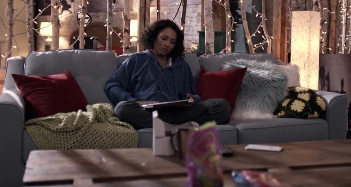 Charmed-Online-dot-nl_TheHolidayCalendar3714.jpg