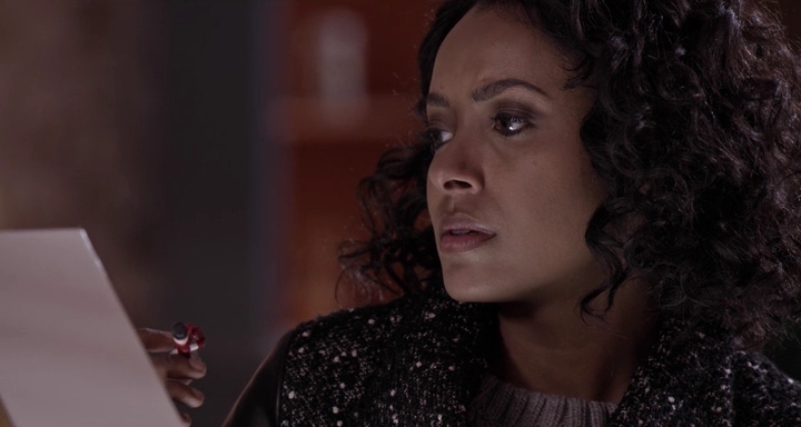 Charmed-Online-dot-nl_TheHolidayCalendar4869.jpg