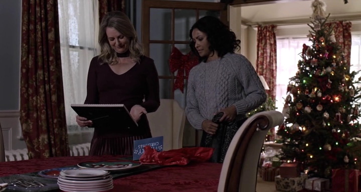 Charmed-Online-dot-nl_TheHolidayCalendar4928.jpg