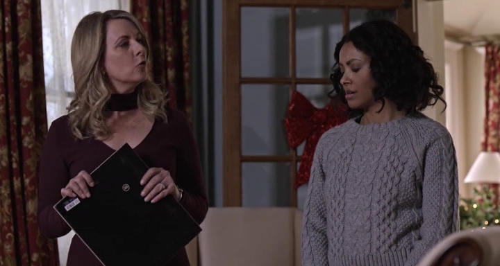 Charmed-Online-dot-nl_TheHolidayCalendar4934.jpg