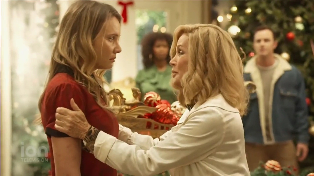 VampireDiariesWorld-dot-nl_ABeautyAndTheBeastChristmas1092.jpg