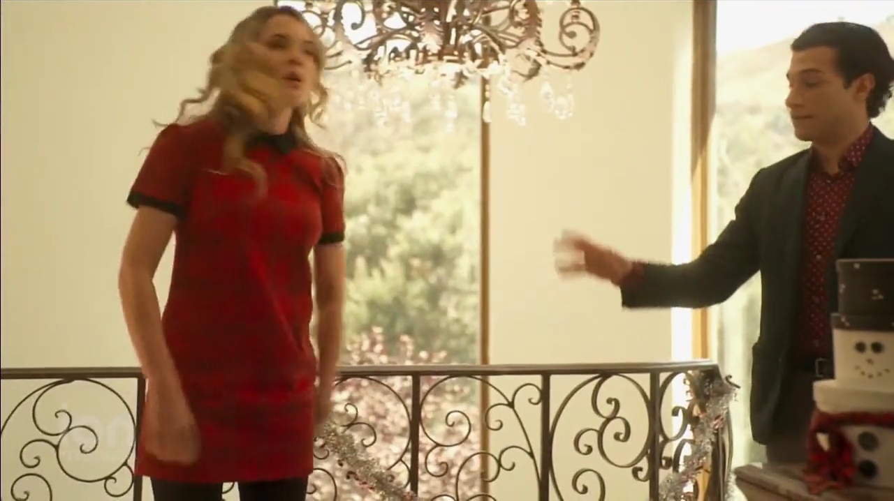VampireDiariesWorld-dot-nl_ABeautyAndTheBeastChristmas1159.jpg
