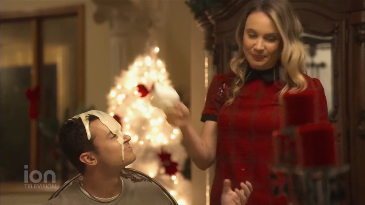 VampireDiariesWorld-dot-nl_ABeautyAndTheBeastChristmas1684.jpg