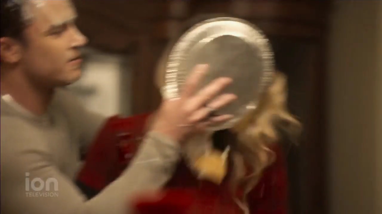VampireDiariesWorld-dot-nl_ABeautyAndTheBeastChristmas1689.jpg