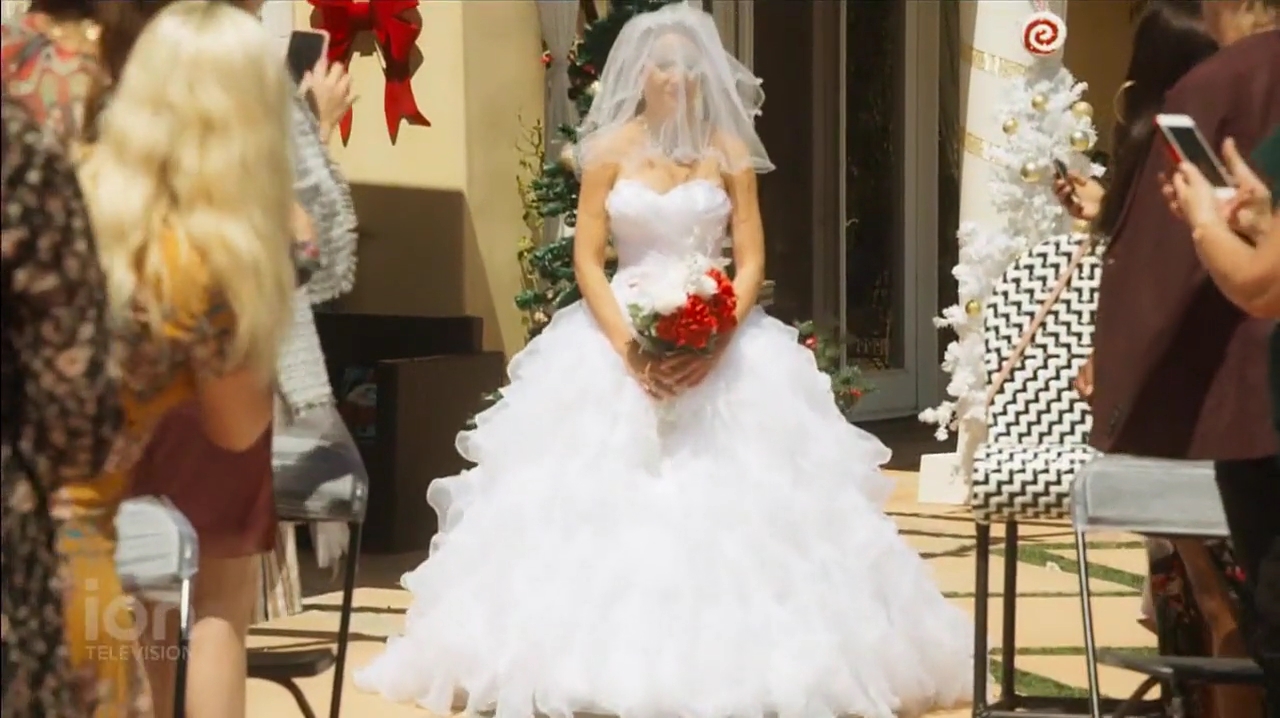 VampireDiariesWorld-dot-nl_ABeautyAndTheBeastChristmas4210.jpg