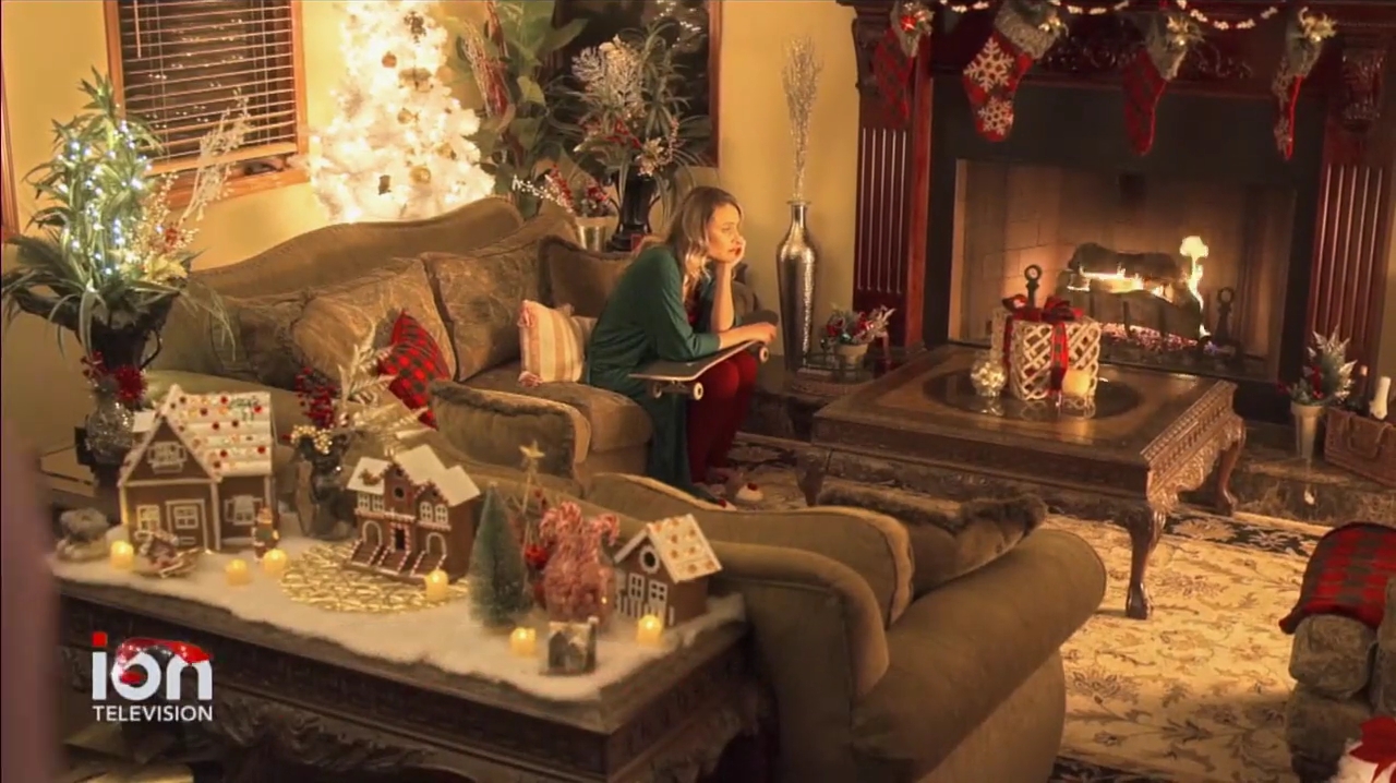 VampireDiariesWorld-dot-nl_ABeautyAndTheBeastChristmas4742.jpg