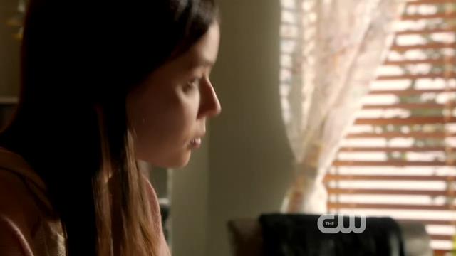 VampireDiariesWorld-dot-org_StarCrossedS01E01-0006.jpg