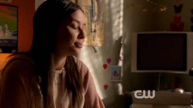 VampireDiariesWorld-dot-org_StarCrossedS01E01-0021.jpg