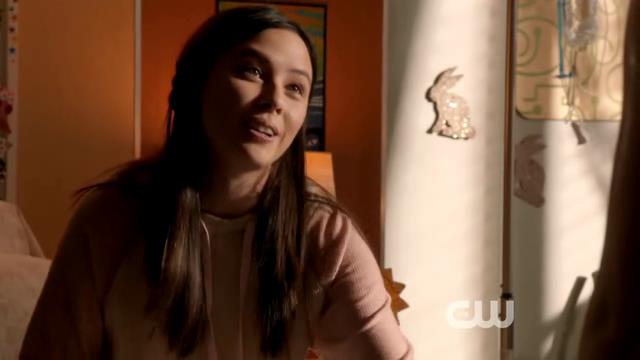 VampireDiariesWorld-dot-org_StarCrossedS01E01-0023.jpg