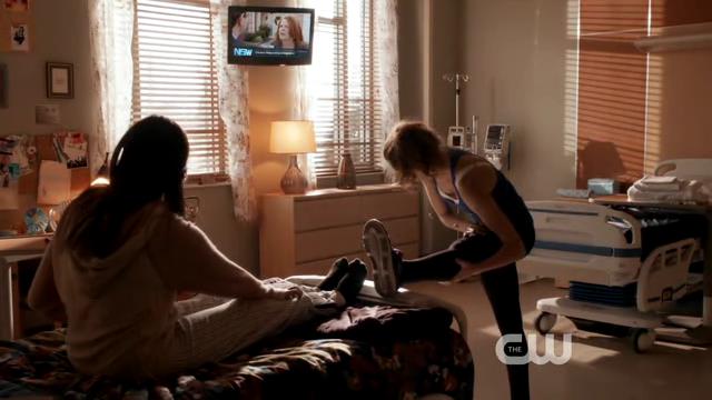 VampireDiariesWorld-dot-org_StarCrossedS01E01-0042.jpg