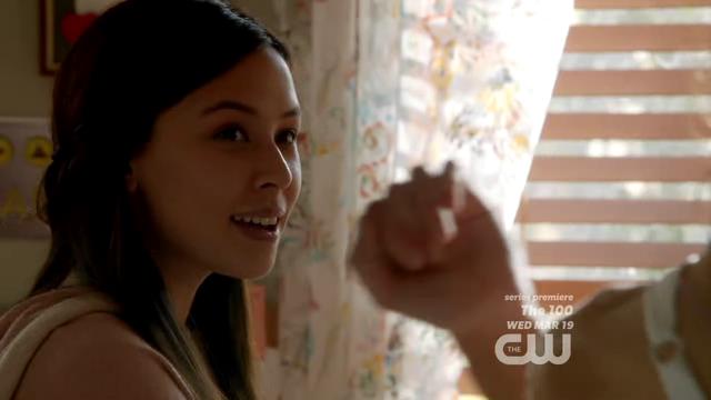 VampireDiariesWorld-dot-org_StarCrossedS01E01-0089.jpg