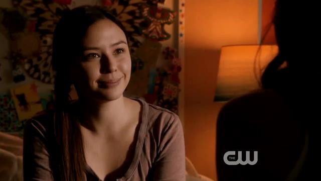 VampireDiariesWorld-dot-org_StarCrossedS01E01-0853.jpg