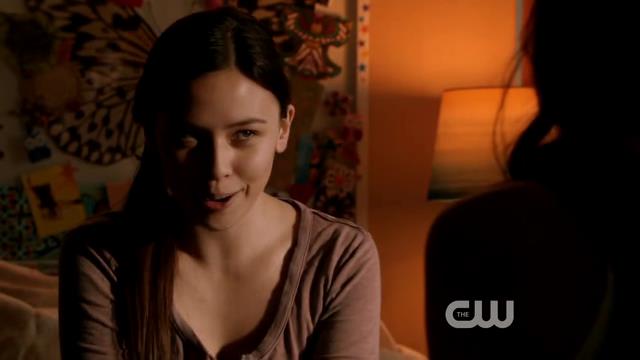 VampireDiariesWorld-dot-org_StarCrossedS01E01-0855.jpg