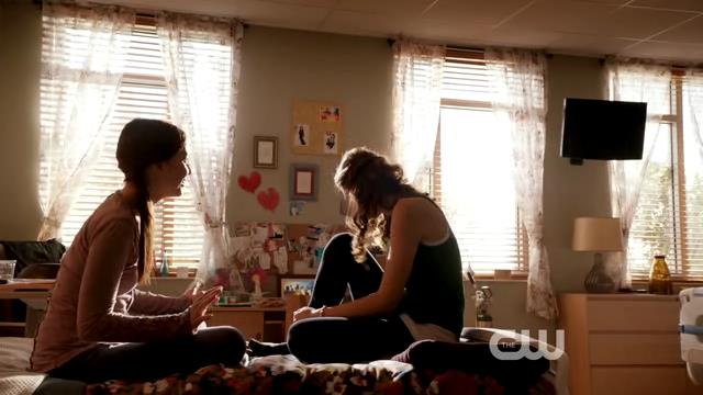 VampireDiariesWorld-dot-org_StarCrossedS01E01-0861.jpg