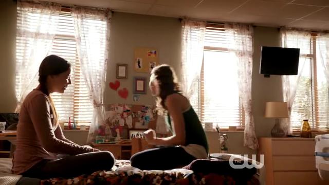 VampireDiariesWorld-dot-org_StarCrossedS01E01-0862.jpg