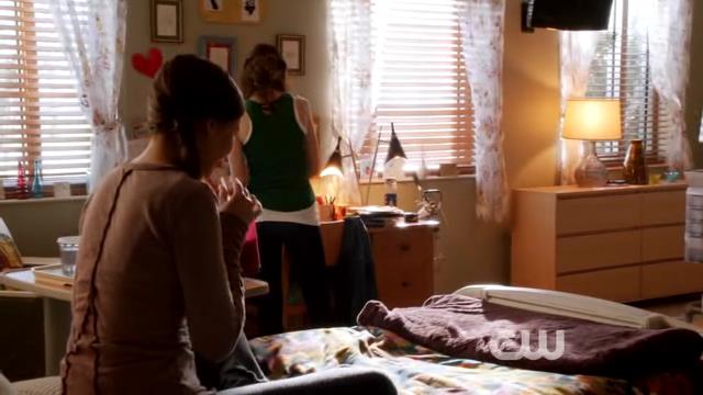 VampireDiariesWorld-dot-org_StarCrossedS01E01-0866.jpg