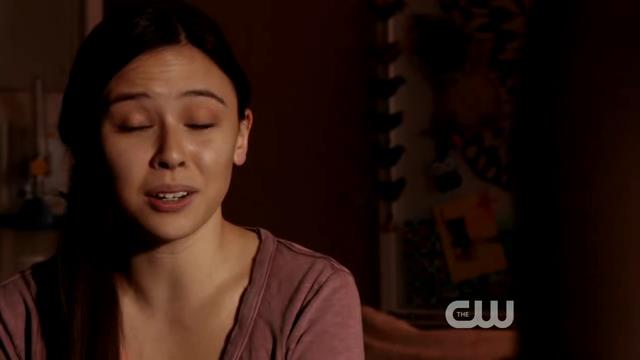 VampireDiariesWorld-dot-org_StarCrossedS01E01-0904.jpg