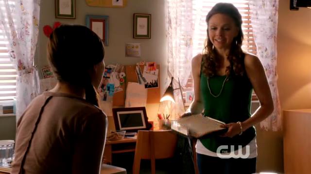 VampireDiariesWorld-dot-org_StarCrossedS01E01-0908.jpg