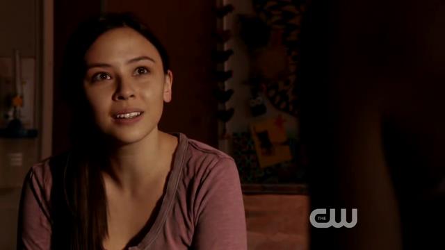 VampireDiariesWorld-dot-org_StarCrossedS01E01-0910.jpg