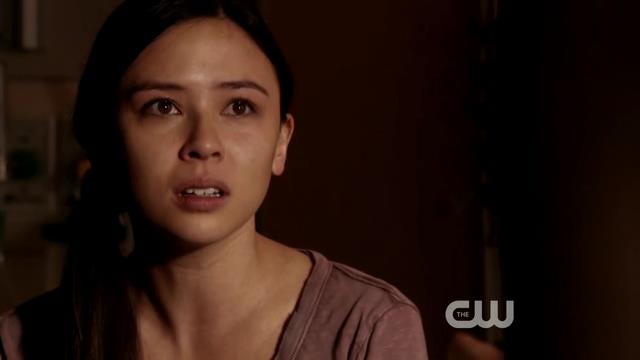 VampireDiariesWorld-dot-org_StarCrossedS01E01-0923.jpg