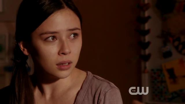 VampireDiariesWorld-dot-org_StarCrossedS01E01-0933.jpg