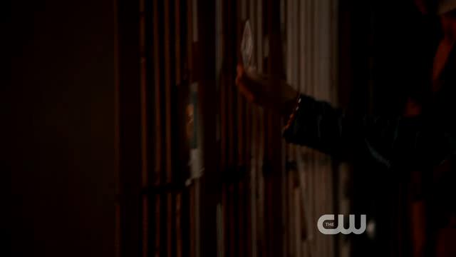 VampireDiariesWorld-dot-org_StarCrossedS01E01-0955.jpg