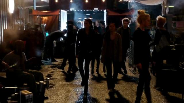 VampireDiariesWorld-dot-org_StarCrossedS01E01-0975.jpg