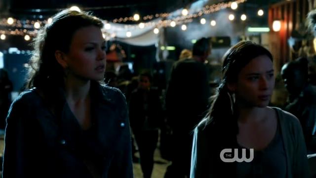 VampireDiariesWorld-dot-org_StarCrossedS01E01-1014.jpg