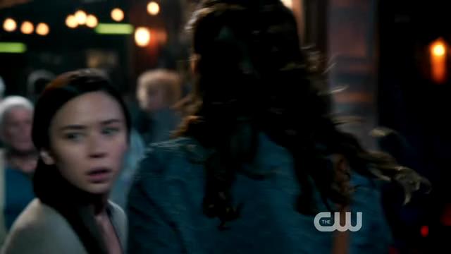 VampireDiariesWorld-dot-org_StarCrossedS01E01-1061.jpg