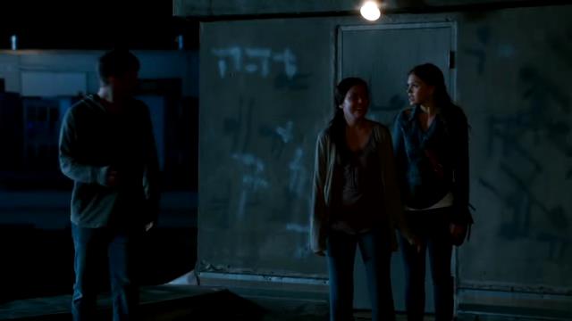 VampireDiariesWorld-dot-org_StarCrossedS01E01-1077.jpg