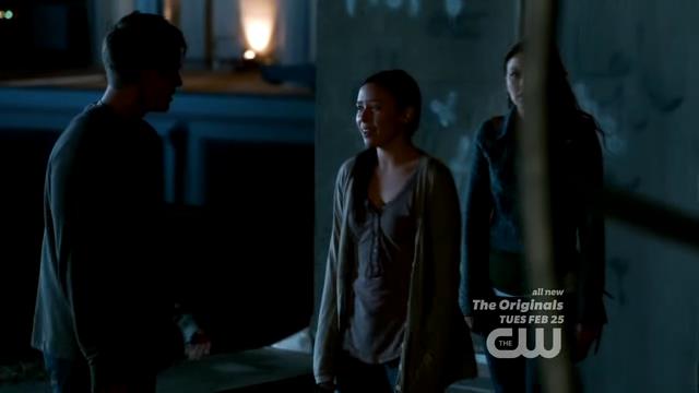 VampireDiariesWorld-dot-org_StarCrossedS01E01-1079.jpg