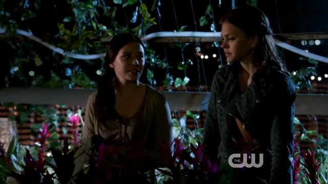 VampireDiariesWorld-dot-org_StarCrossedS01E01-1172.jpg