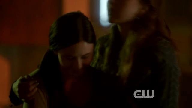 VampireDiariesWorld-dot-org_StarCrossedS01E01-1259.jpg