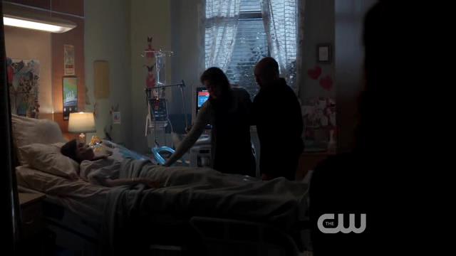 VampireDiariesWorld-dot-org_StarCrossedS01E01-1876.jpg