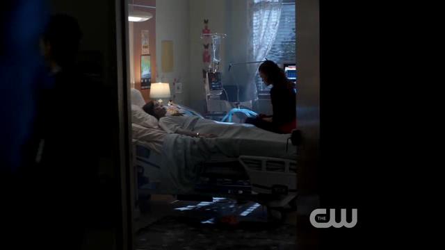 VampireDiariesWorld-dot-org_StarCrossedS01E01-1899.jpg