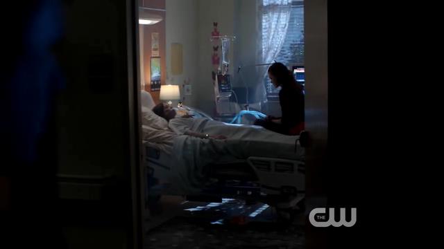 VampireDiariesWorld-dot-org_StarCrossedS01E01-1900.jpg