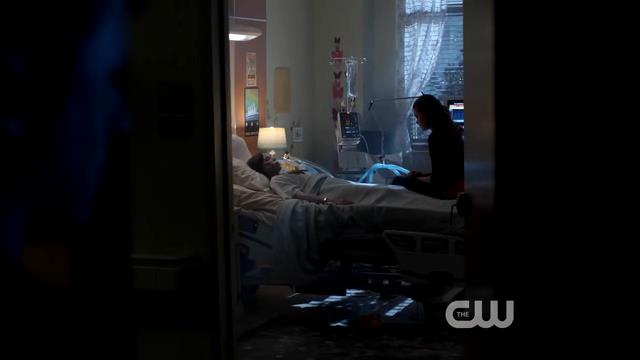 VampireDiariesWorld-dot-org_StarCrossedS01E01-1902.jpg