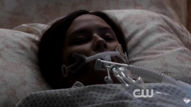 VampireDiariesWorld-dot-org_StarCrossedS01E01-2000.jpg