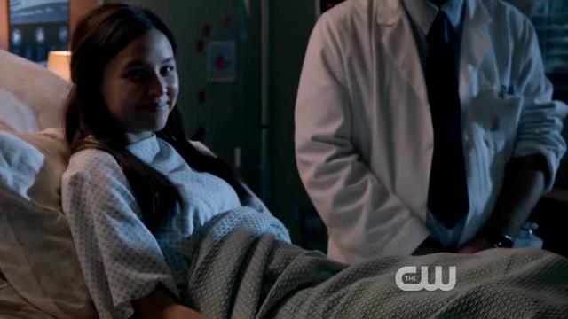 VampireDiariesWorld-dot-org_StarCrossedS01E01-2025.jpg