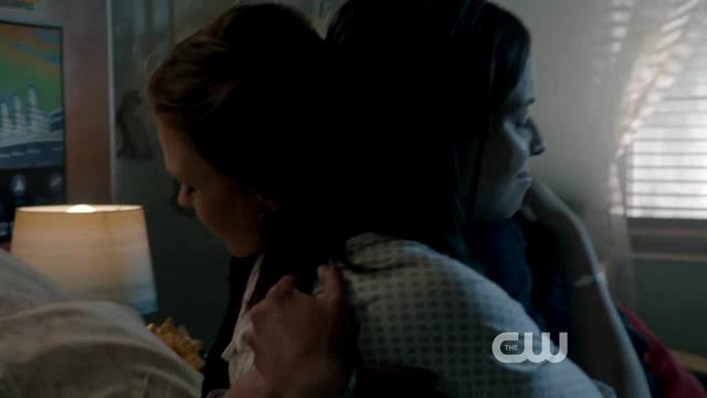 VampireDiariesWorld-dot-org_StarCrossedS01E01-2037.jpg